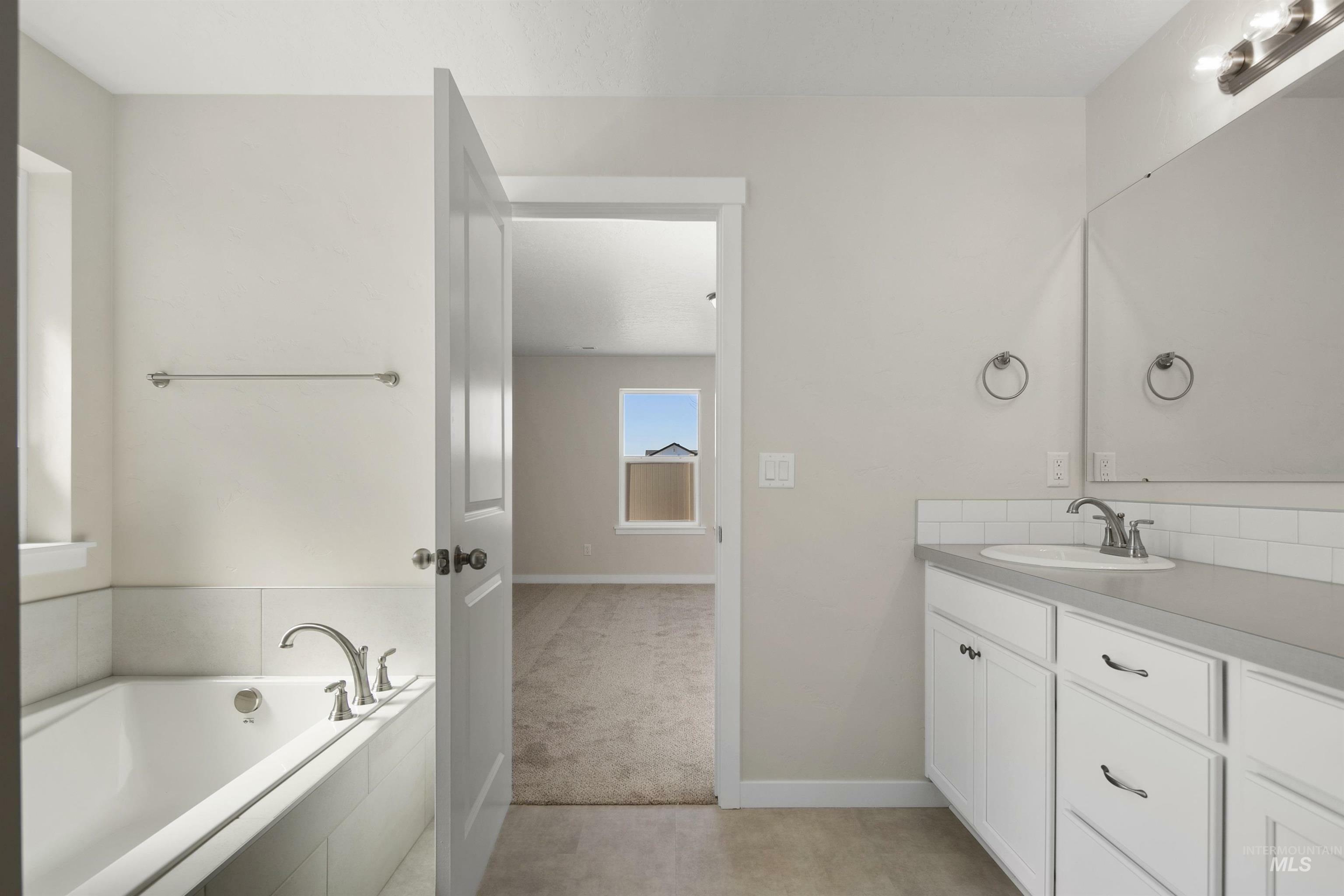 Property Photo:  547 Rahara Ave  ID 83644 