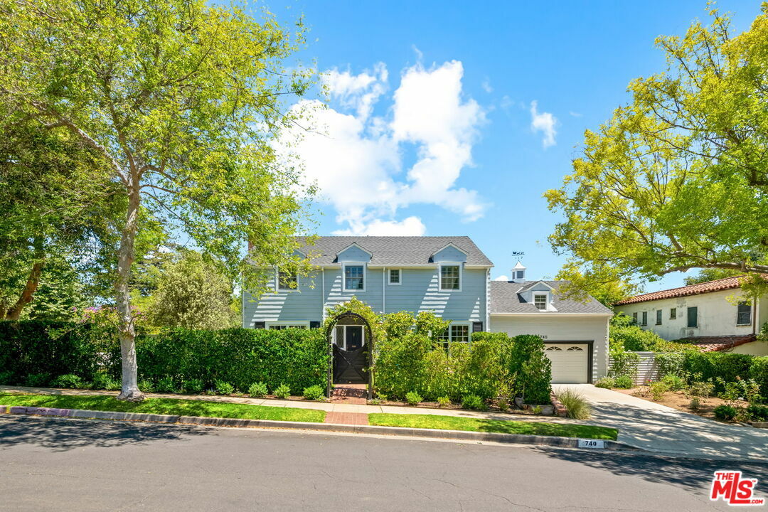 Property Photo: 740 Thayer Ave CA 90024