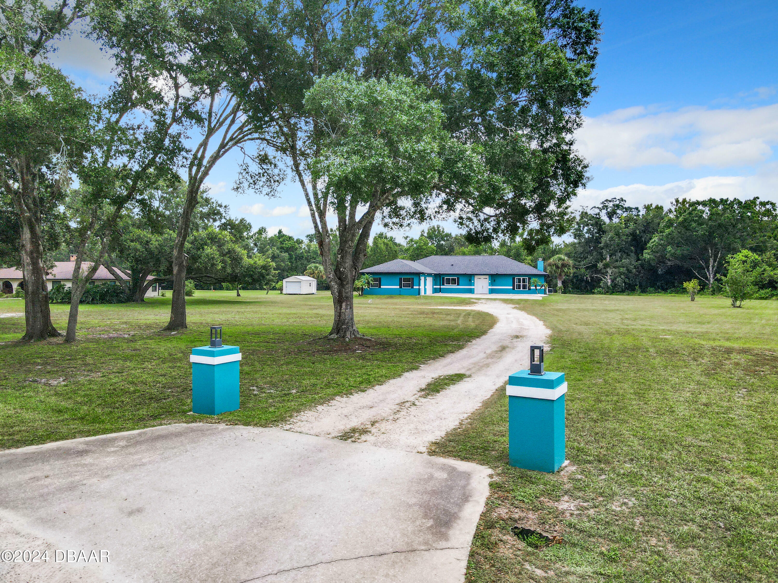 Property Photo:  1975 Spruce Creek Circle N  FL 32128 