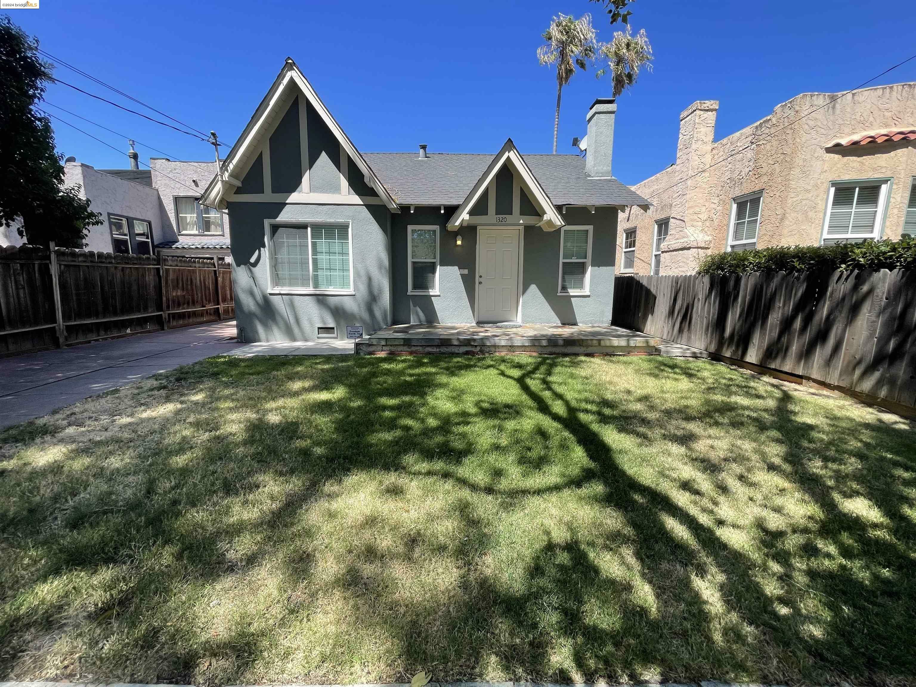 Property Photo:  1320 Acacia St  CA 94565 