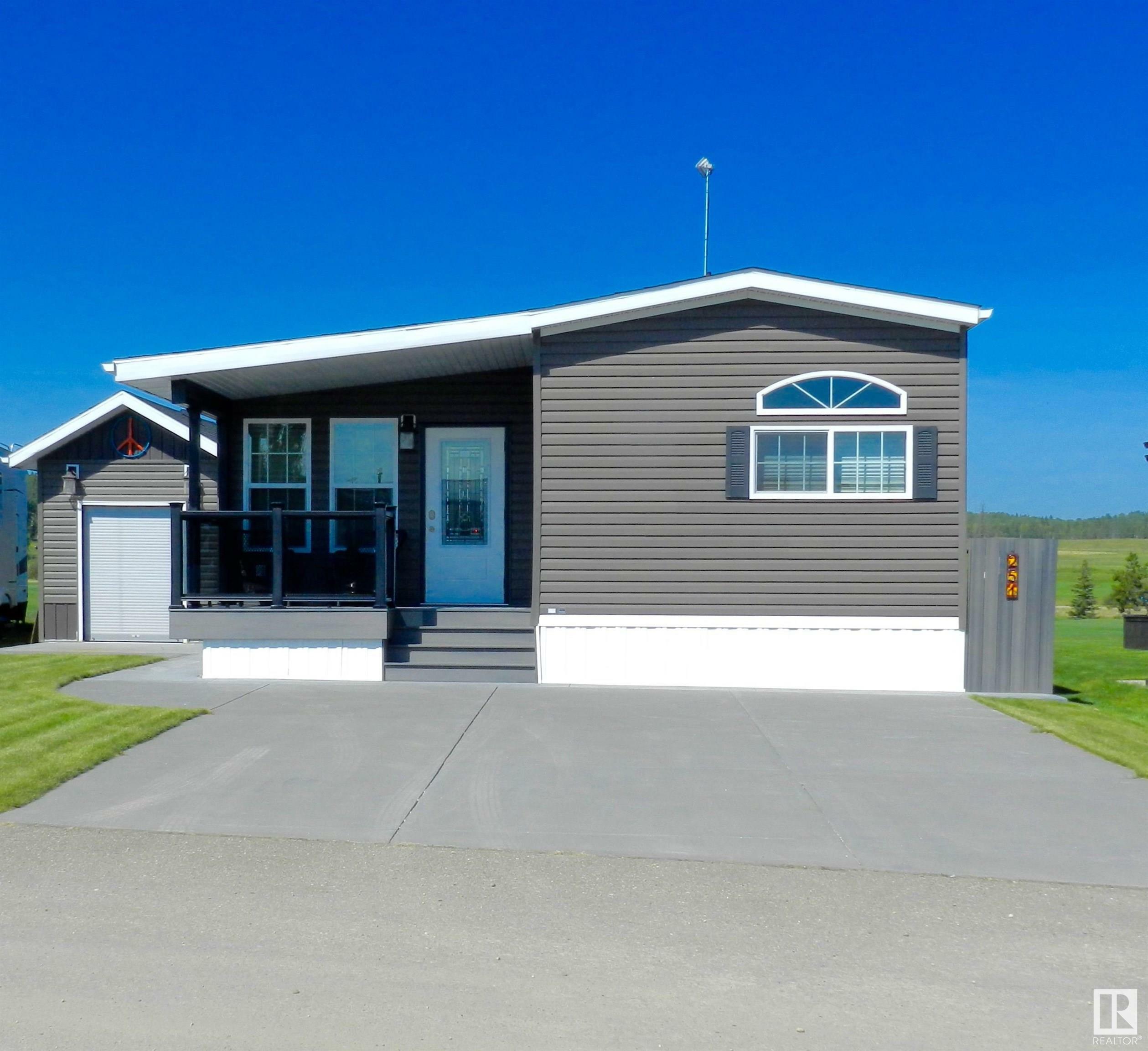 Property Photo:  53126 Rge Rd 70 251  AB T0E 0S0 