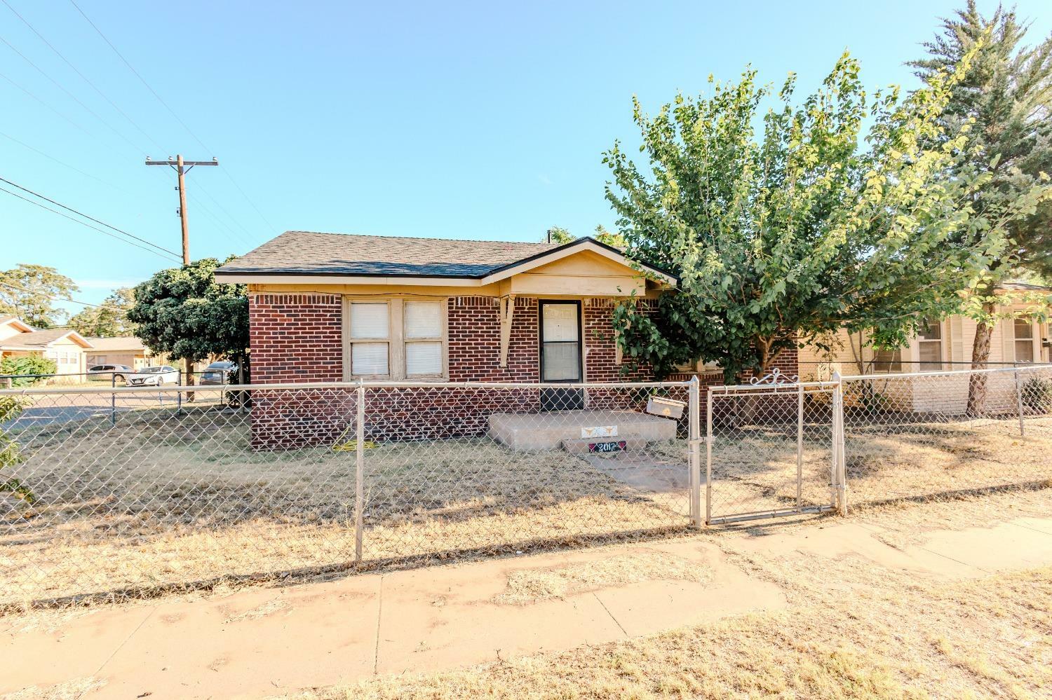 Property Photo:  2012 24th Street  TX 79411 