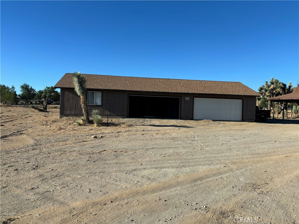 Property Photo:  4993 Amador Rd  CA 92371 