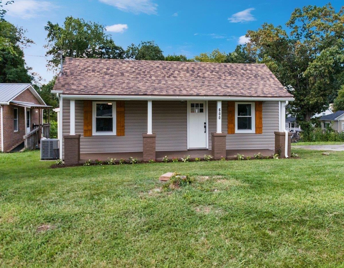 Property Photo:  600 Bolling Street  VA 24141 