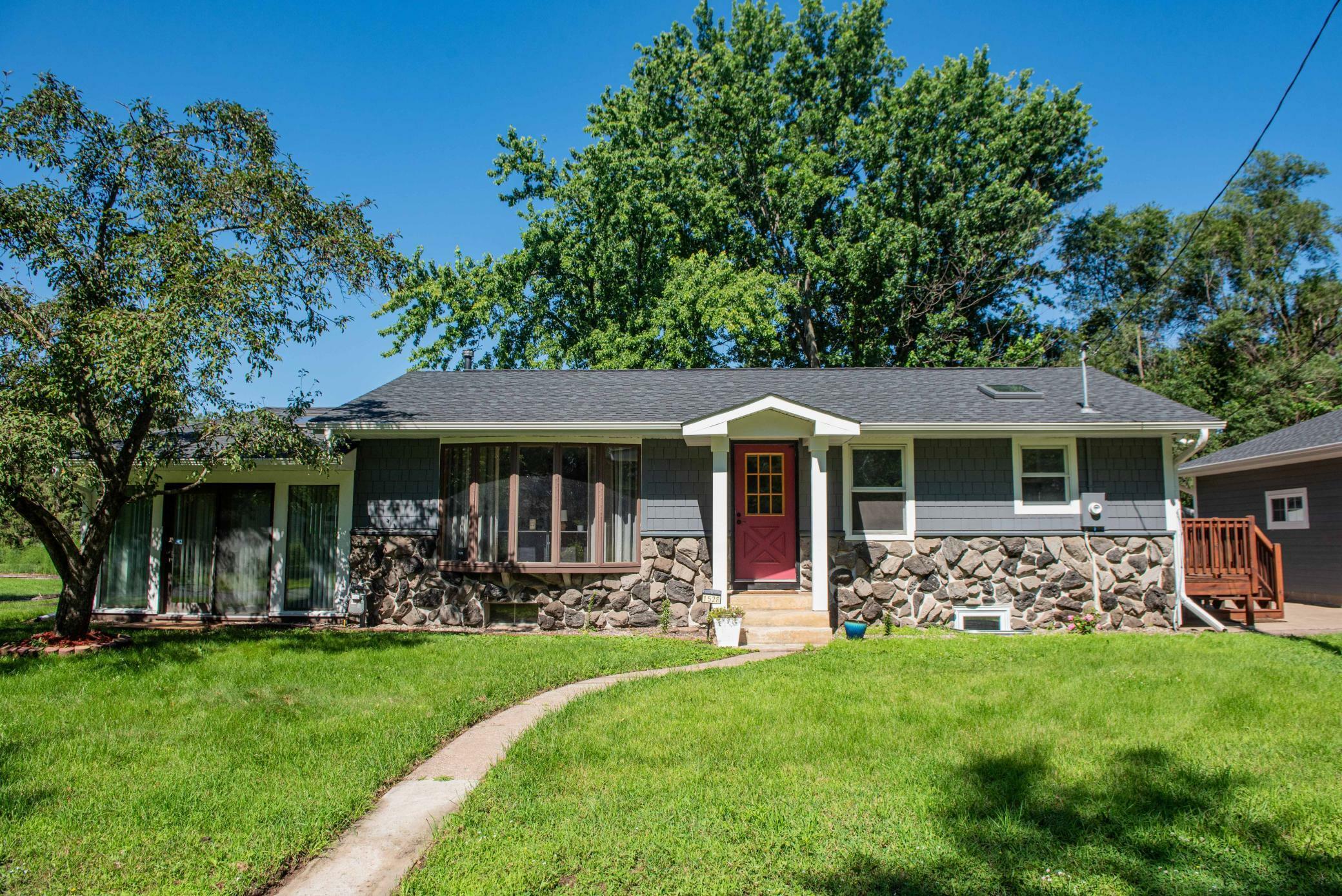 Property Photo:  1528 Racine Avenue S  MN 55043 