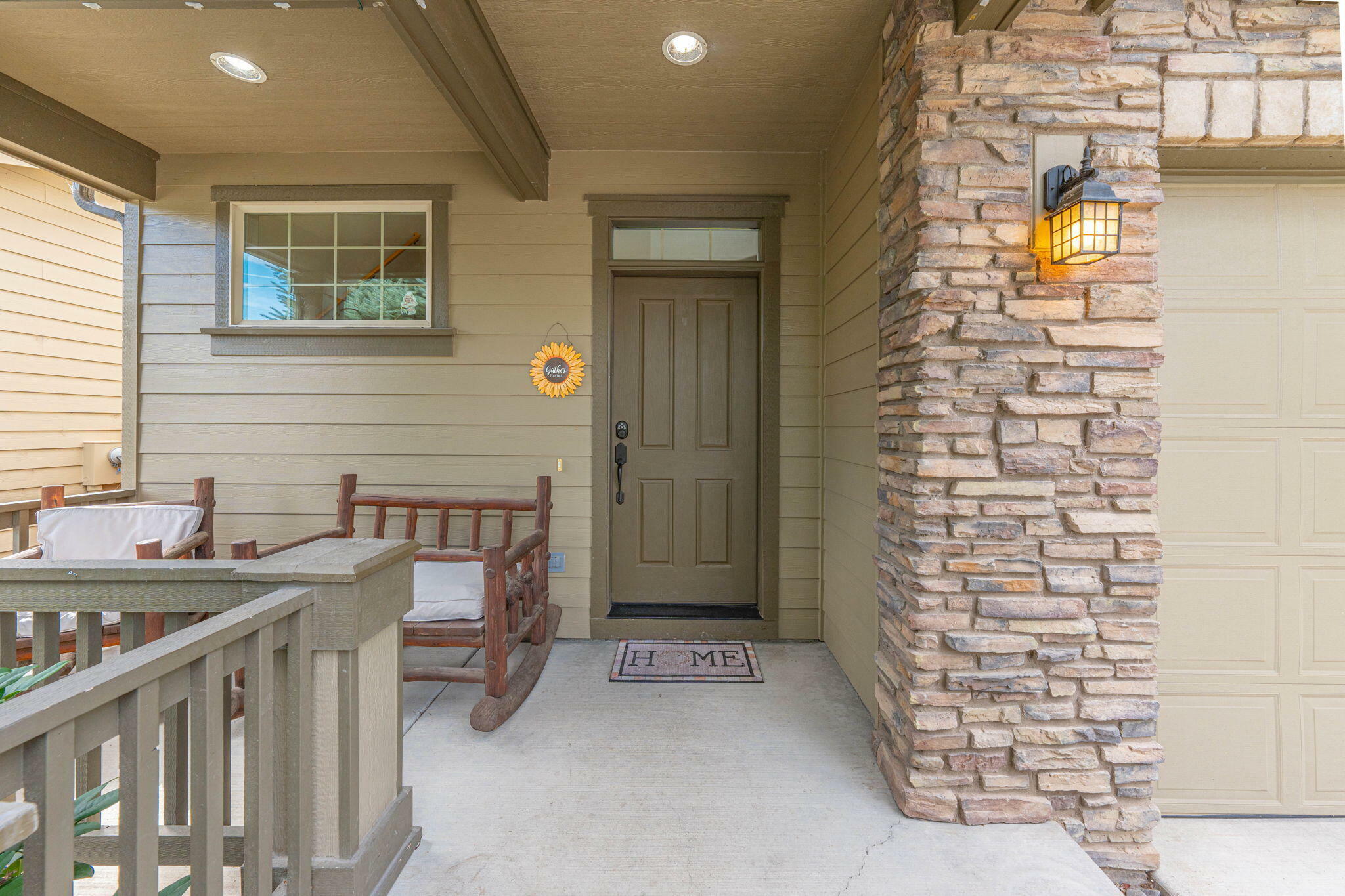 Property Photo:  1200 NE Steins Pillar Drive  OR 97754 