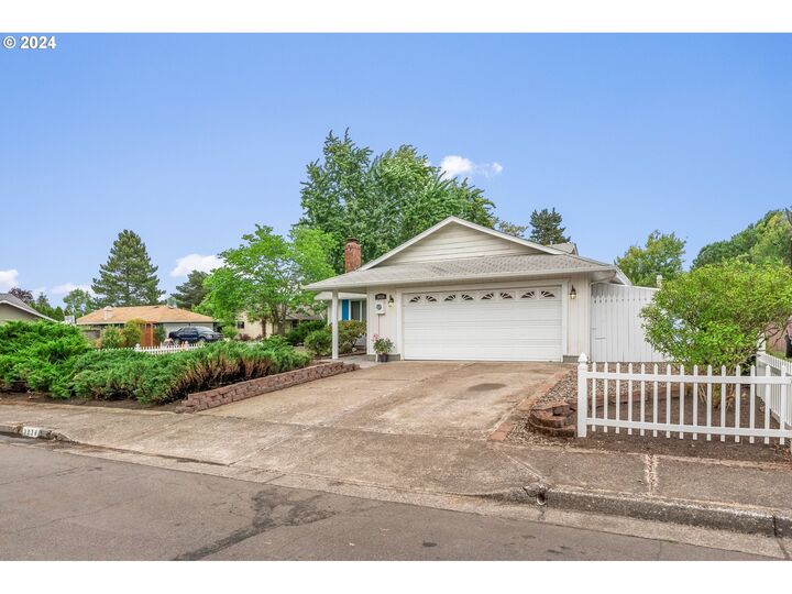 House for sale in Eugene 3928 Pam St, Eugene, OR 97402