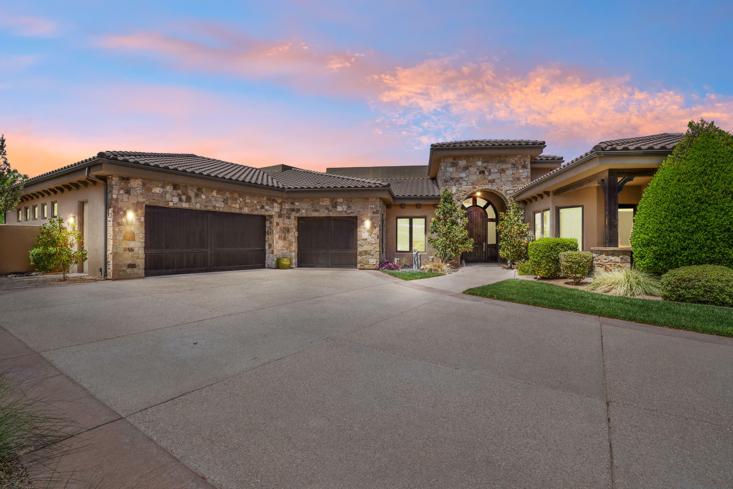 Property Photo: 2596 E Flint St UT 84790