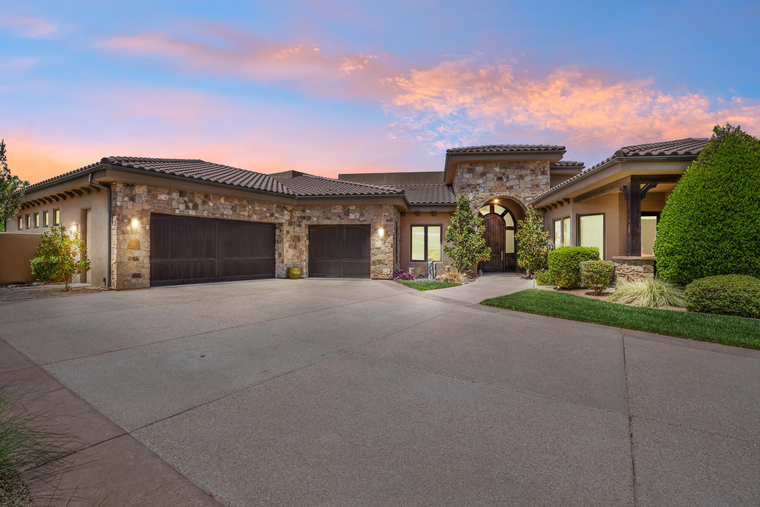 Property Photo: 2596 E Flint St UT 84790