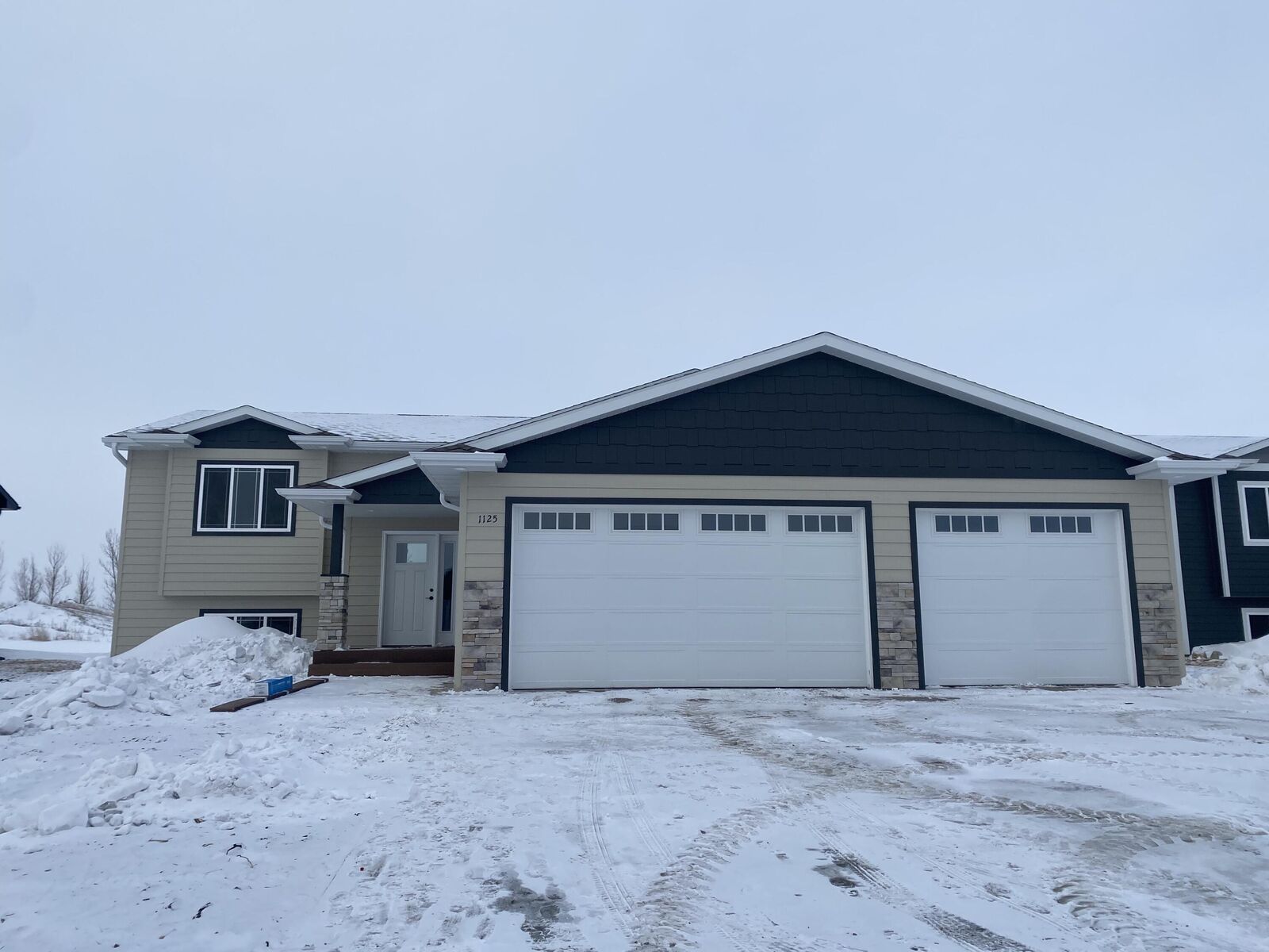 Property Photo: 1116 NE 32nd Ave SD 57401