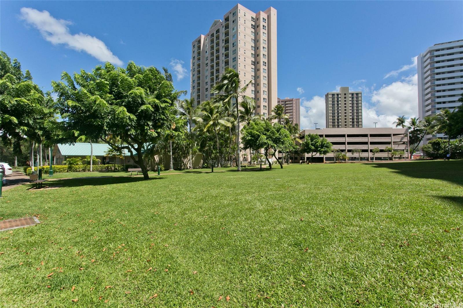 Property Photo:  3009 Ala Makahala Place 808  HI 96818 