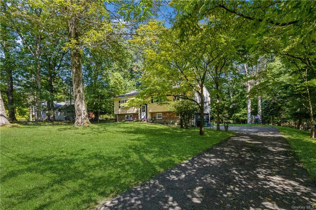 Property Photo:  20 Twin Lakes Drive  NY 10952 