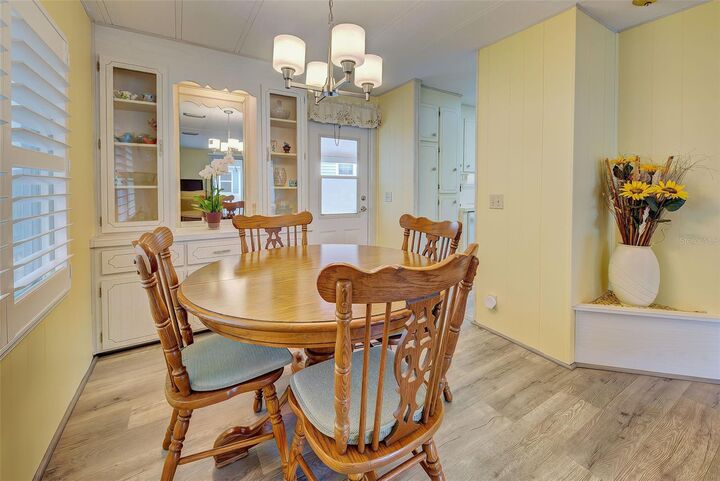 Property Photo: 628 Cervina Drive FL 34285