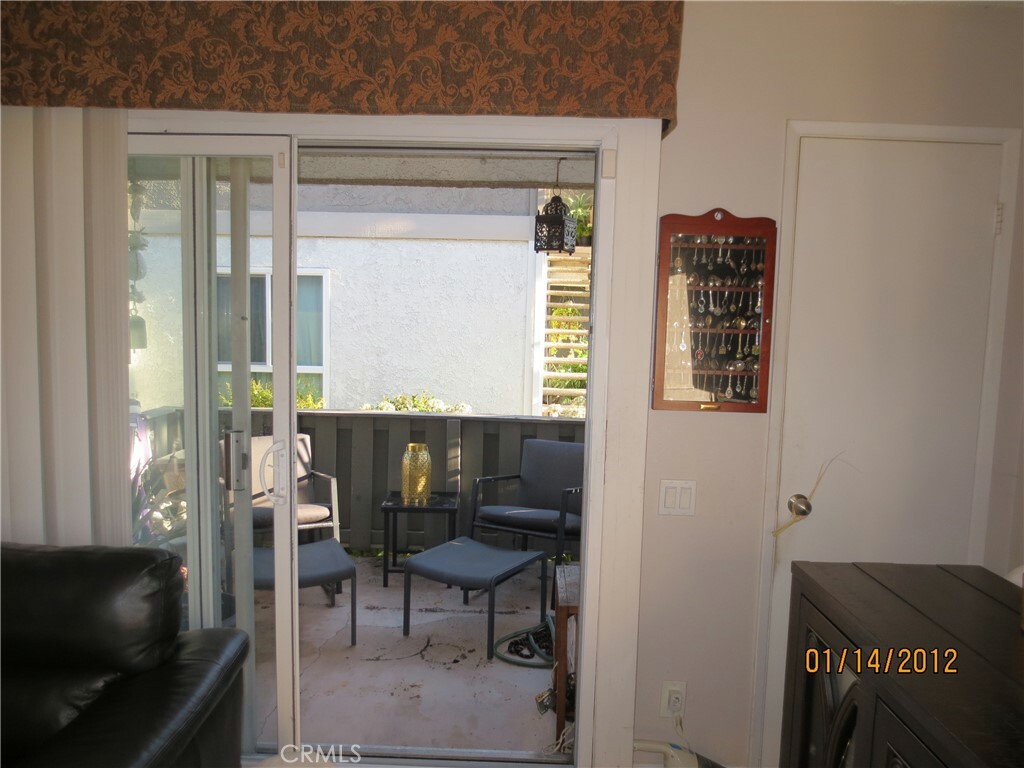 Property Photo:  2835 S Fairview Street C  CA 92704 