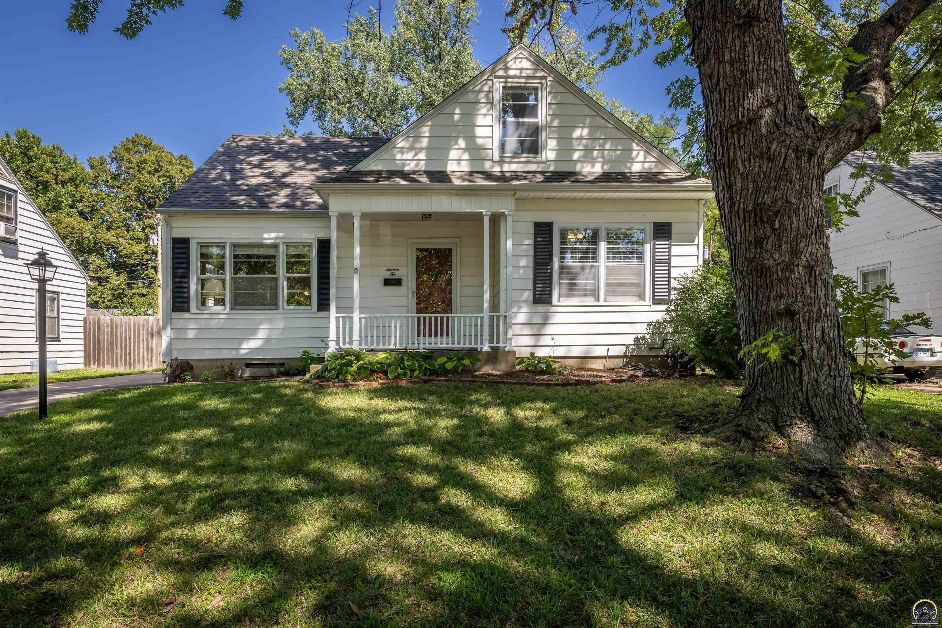 Property Photo:  1110 SW Collins Ave  KS 66604 