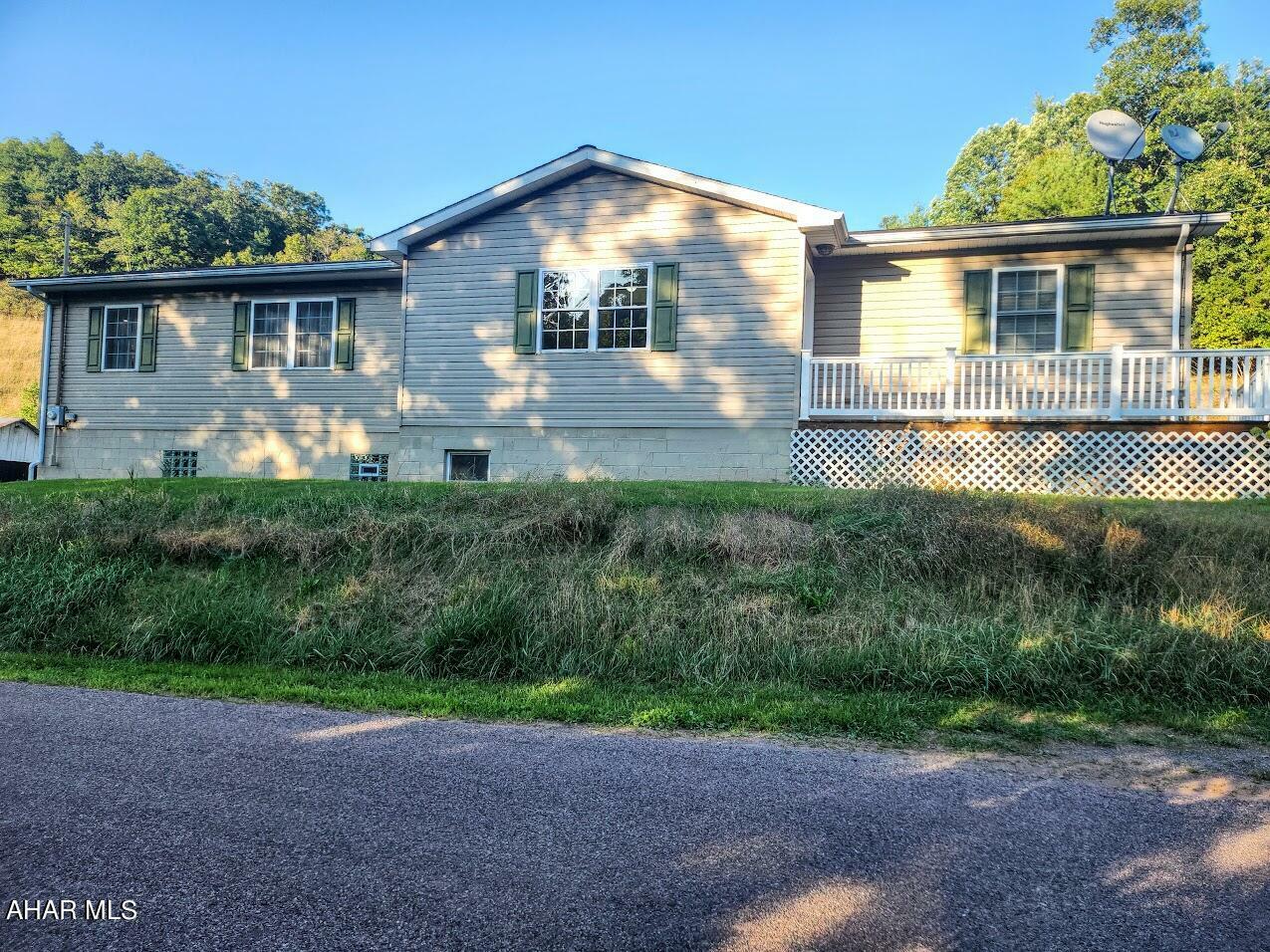 Property Photo:  1345 Camp Hill Road  PA 15534 