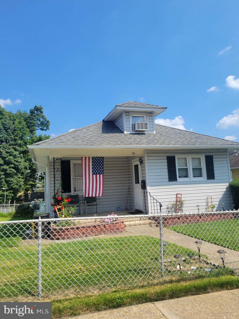 135 S Pine Avenue  Maple Shade NJ 08052 photo