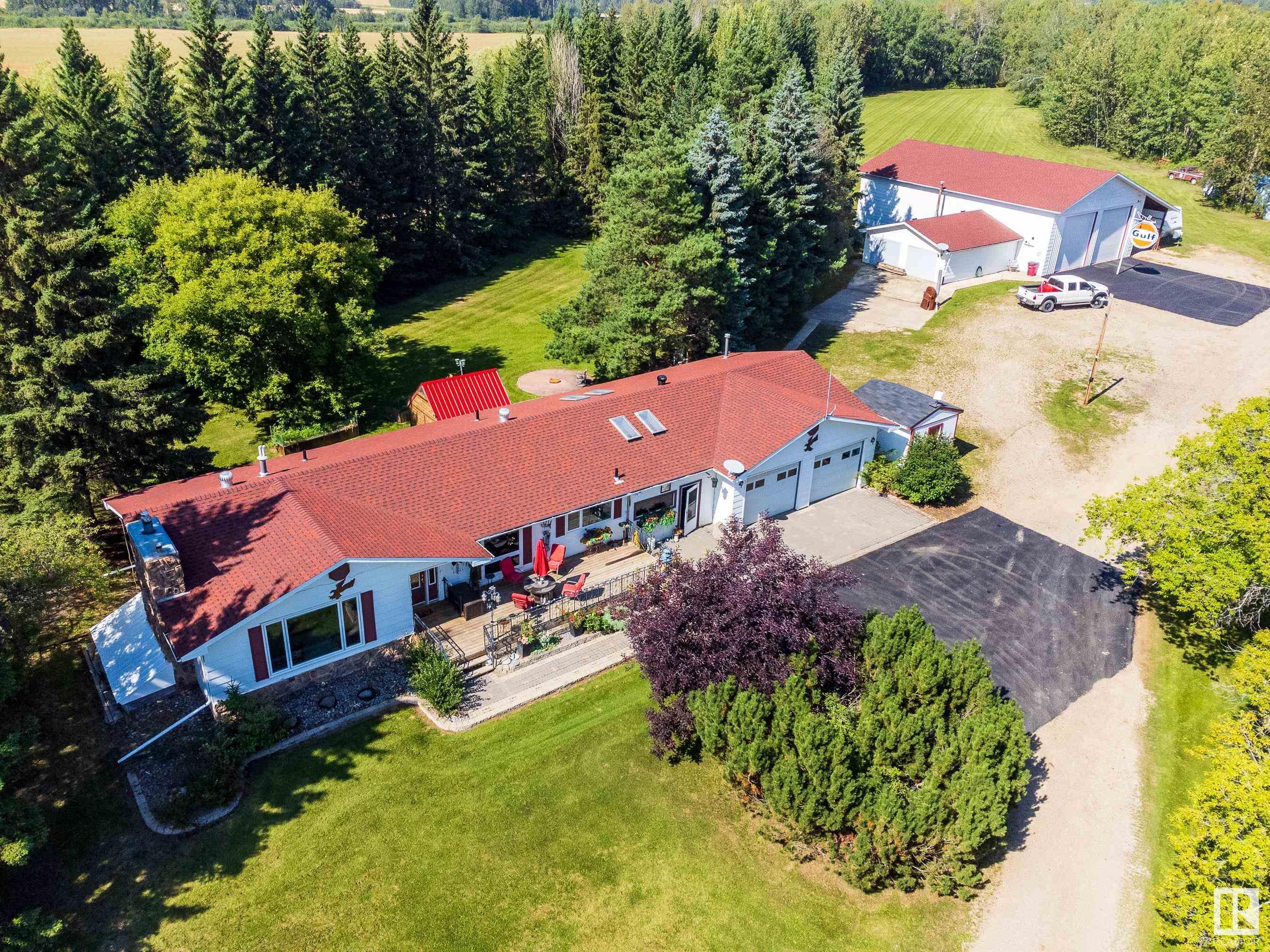 Property Photo: 27132 Twp Rd 632B AB T0G 1H0