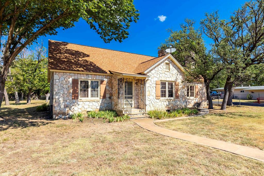 Property Photo:  312 Galbraith Ave  TX 78028 