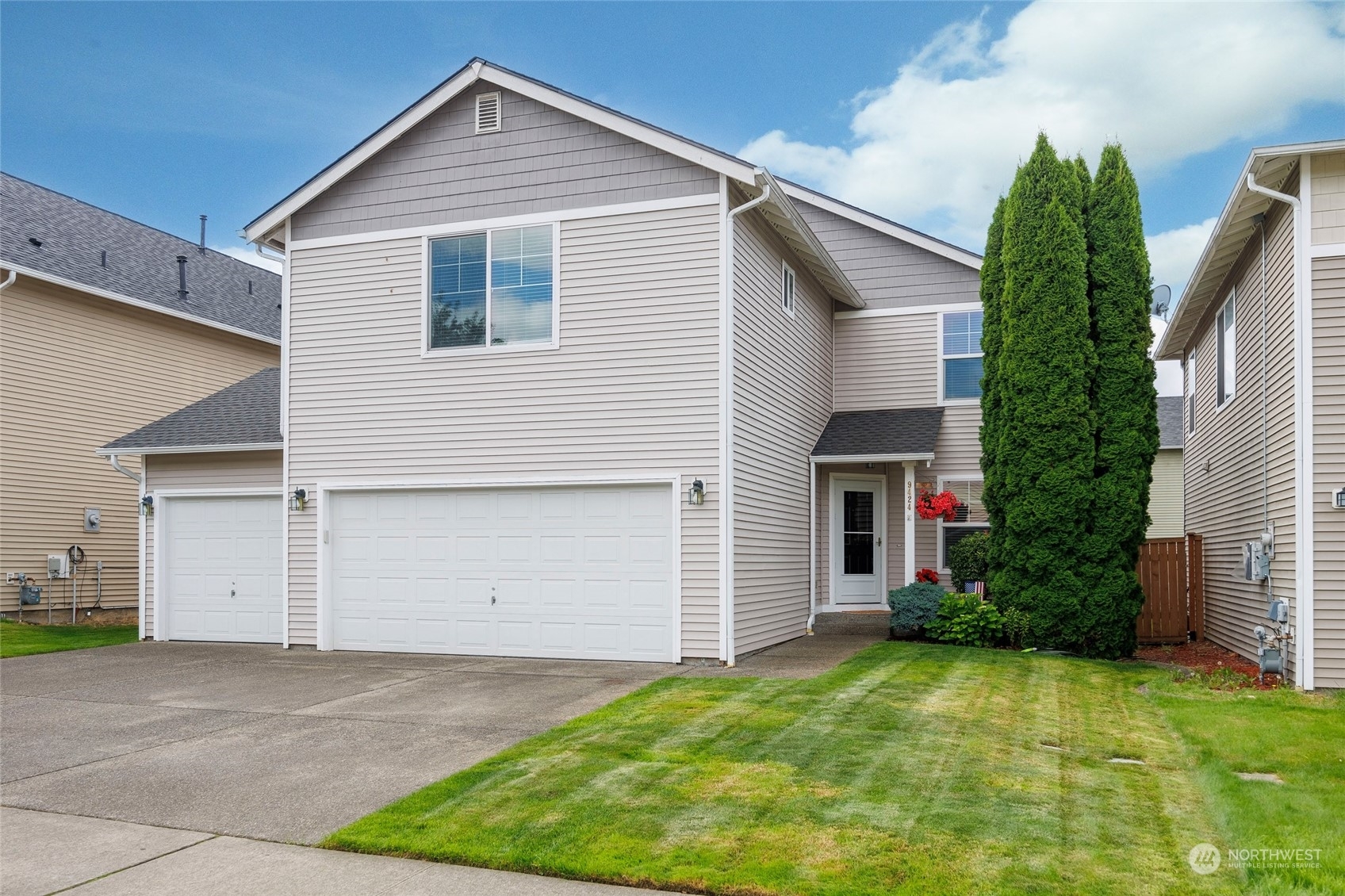 Property Photo:  9424 Country Hollow Drive E  WA 98375 