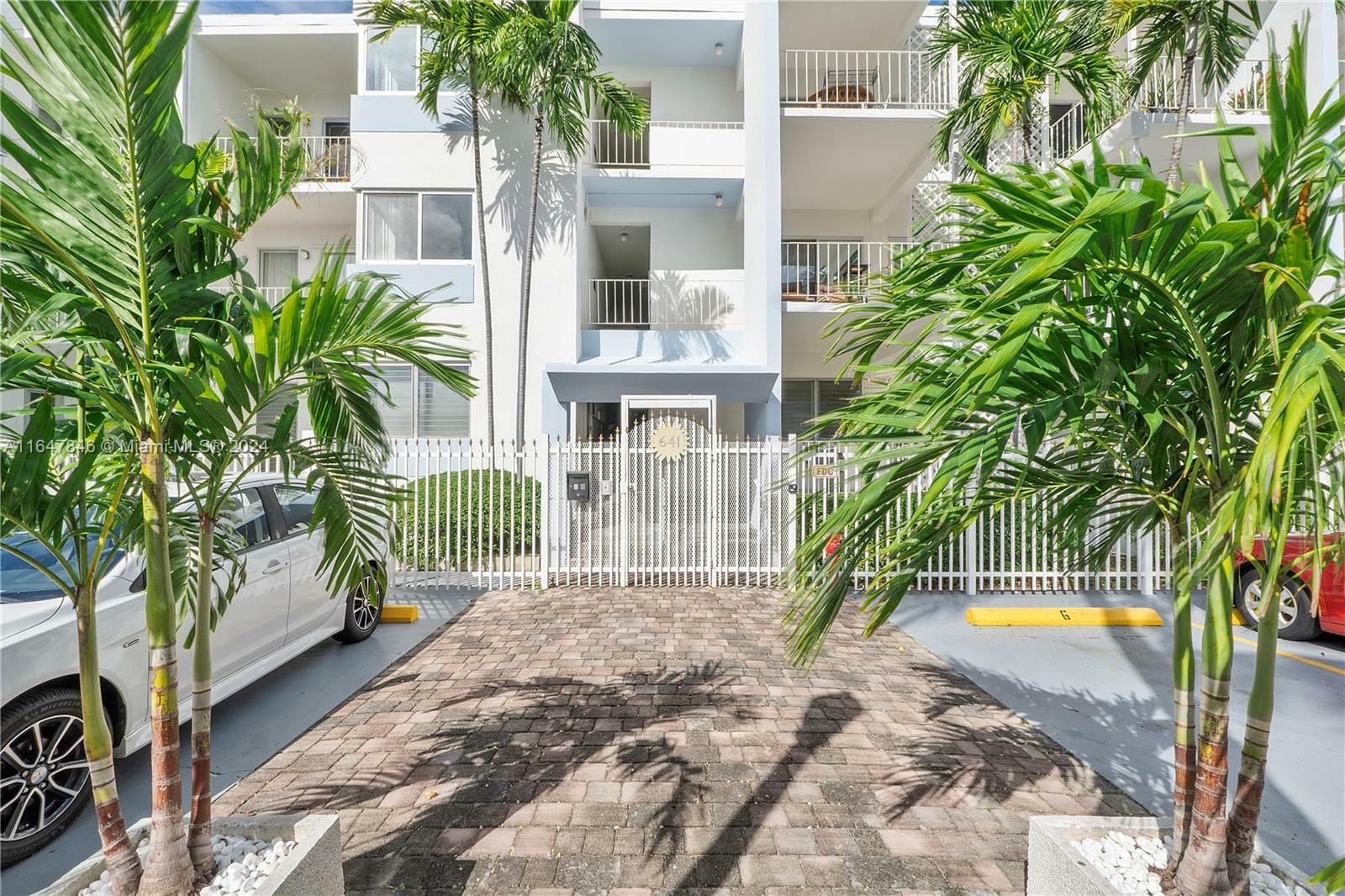 Property Photo:  641 Espanola Way 4  FL 33139 