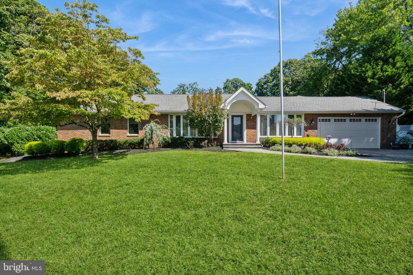 Property Photo:  2 Blue Jay Terrace  NJ 08043 