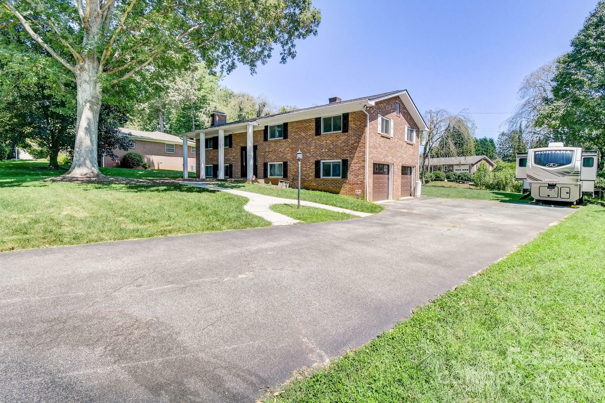 1134 Carousel Lane  Hendersonville NC 28792 photo