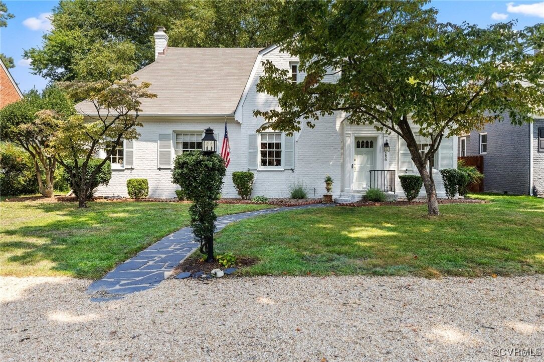 Property Photo: 4630 Stuart Avenue VA 23226