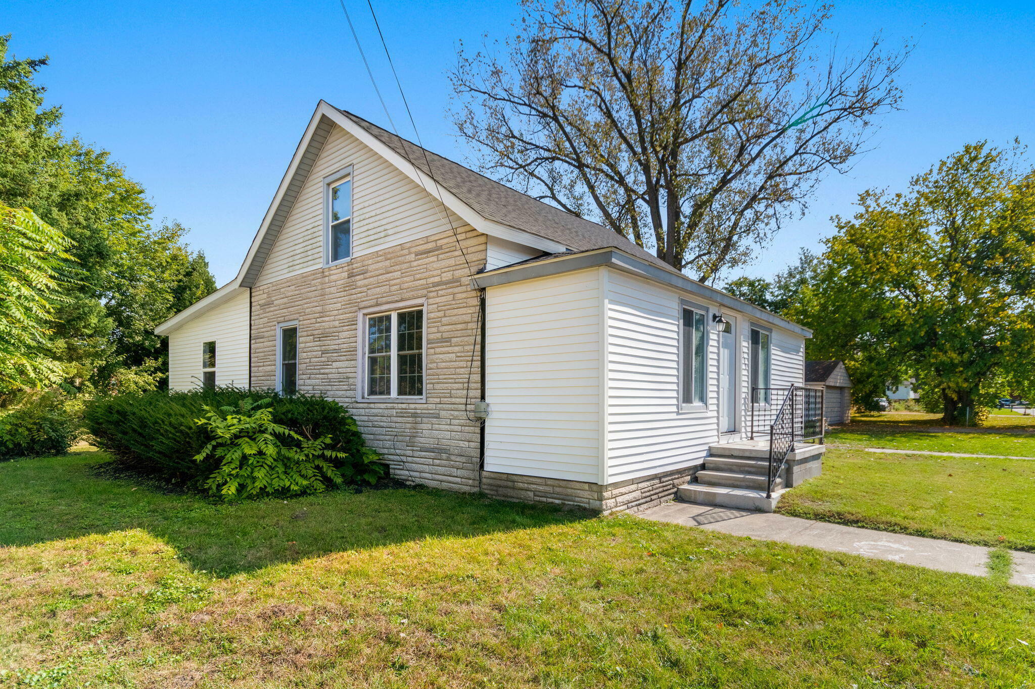 Property Photo:  11209 Whitehorn Street  MI 48174 