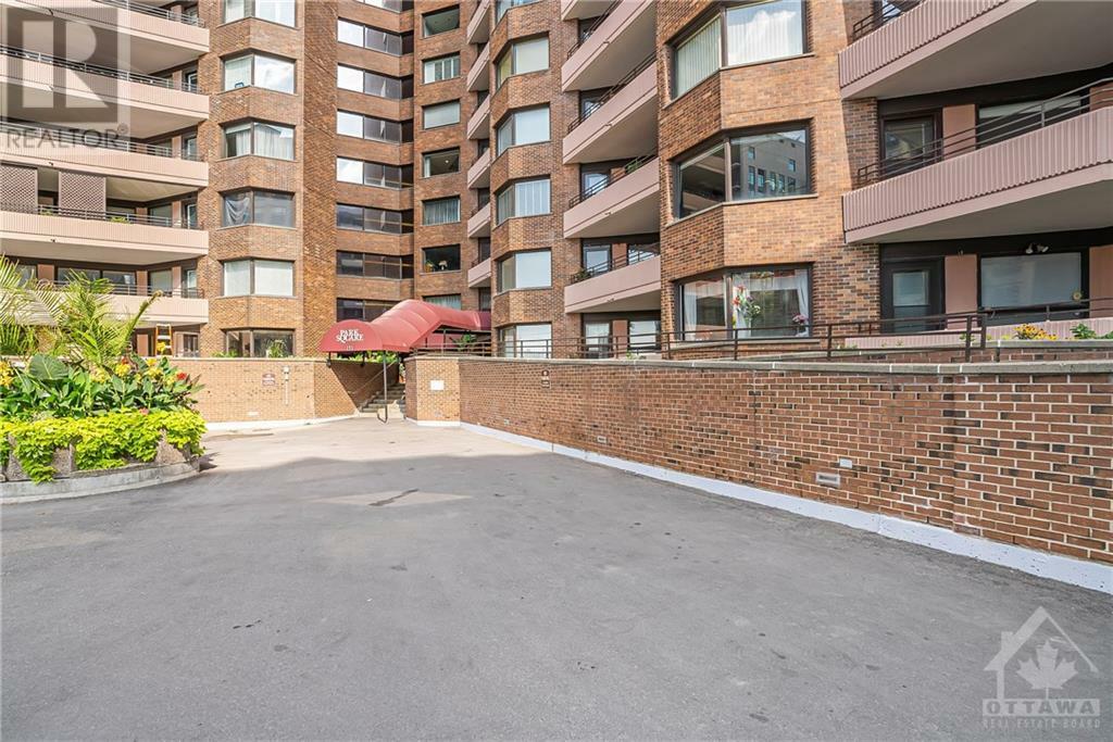 Property Photo:  151 Bay Street 905  ON K1R 7T2 