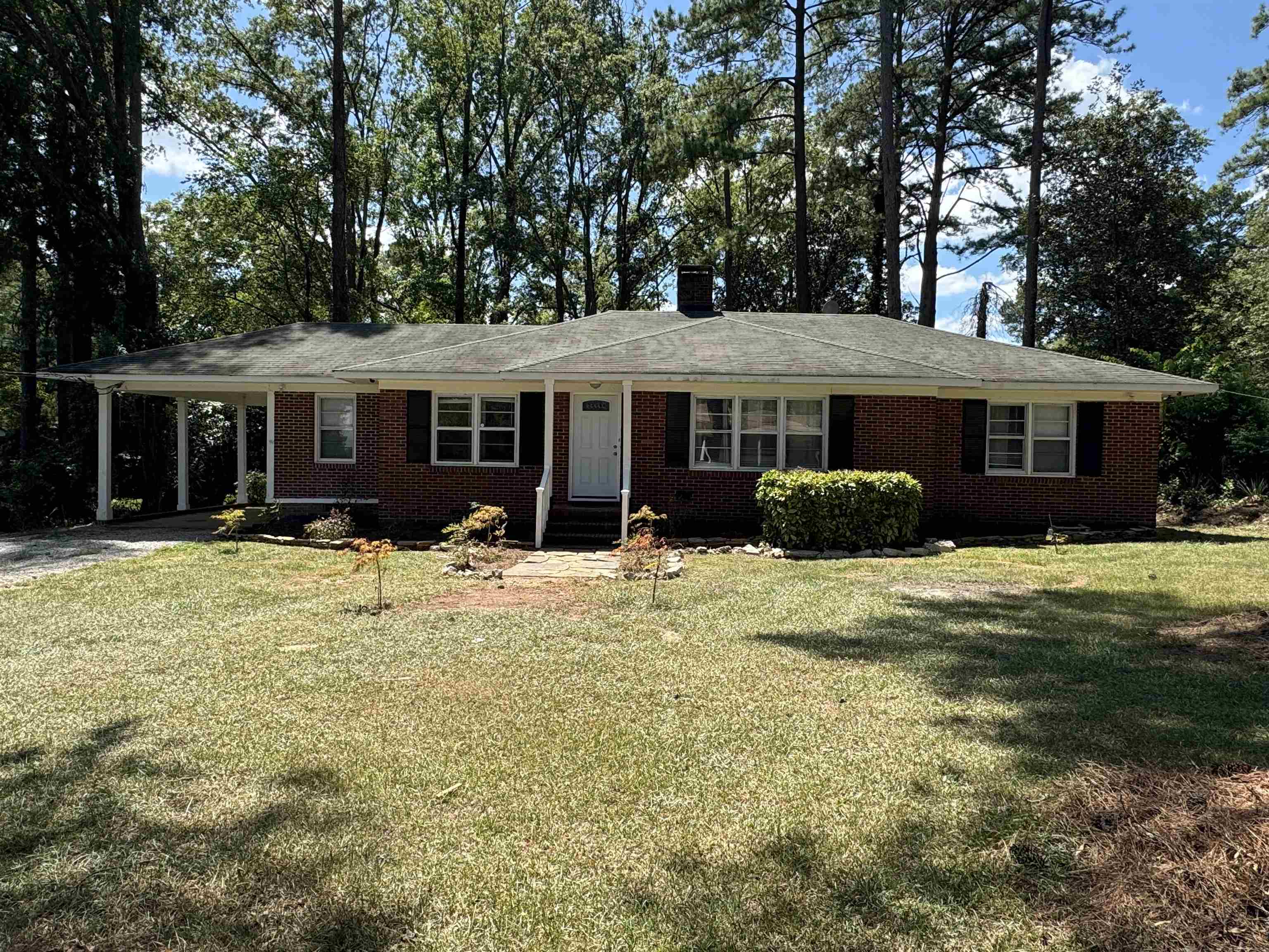 Property Photo:  808 Stewart Avenue  GA 30669 