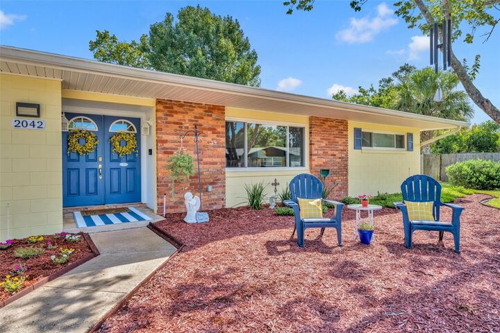 Property Photo: 2042 Cocos Court FL 32792
