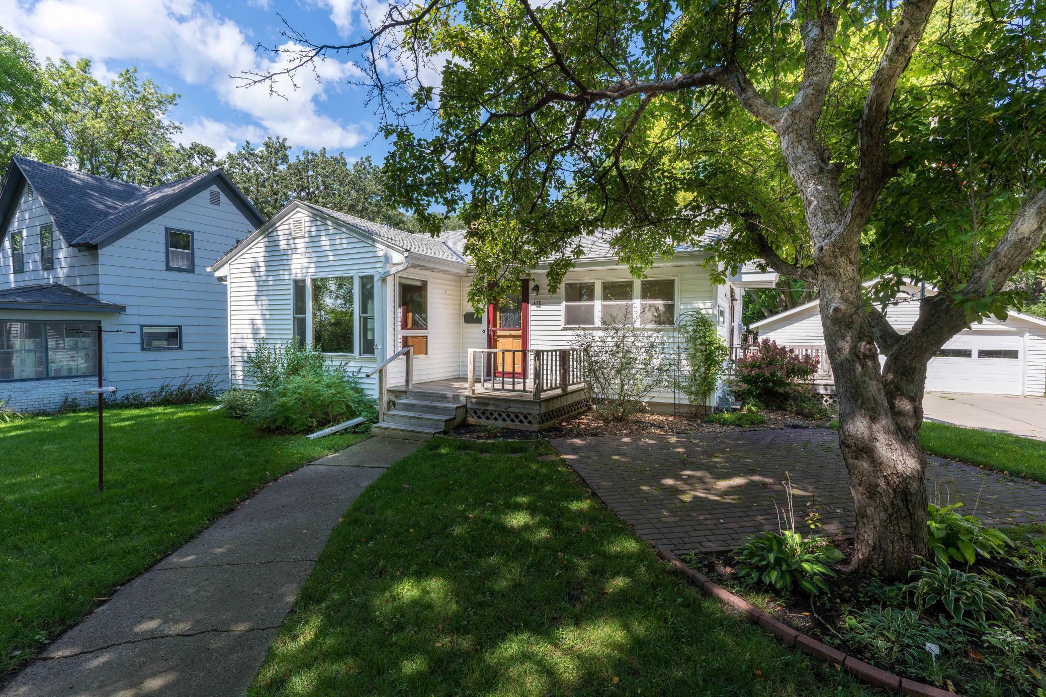 Property Photo:  412 W Beech Avenue  MN 56537 