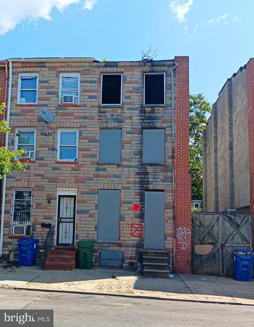 Property Photo:  109 S Carey Street  MD 21223 