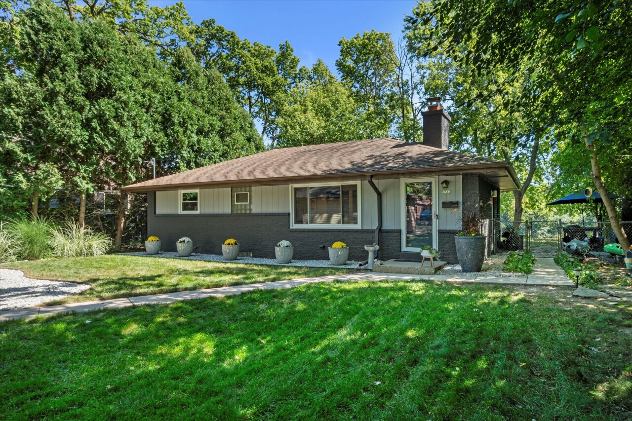 Property Photo: 5710 N River Forest Dr WI 53209