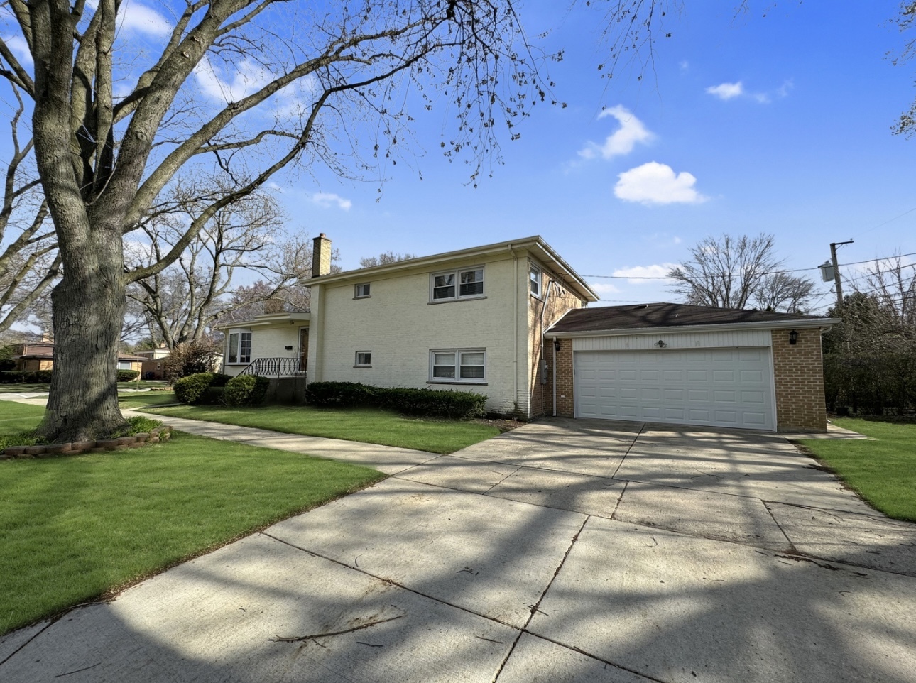 Property Photo:  645 Leamington Avenue  IL 60091 