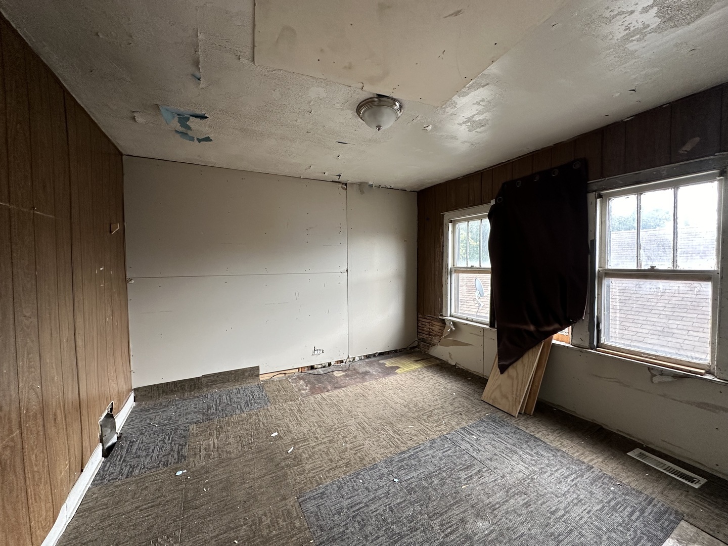 Property Photo:  10016 S Yale Avenue  IL 60628 