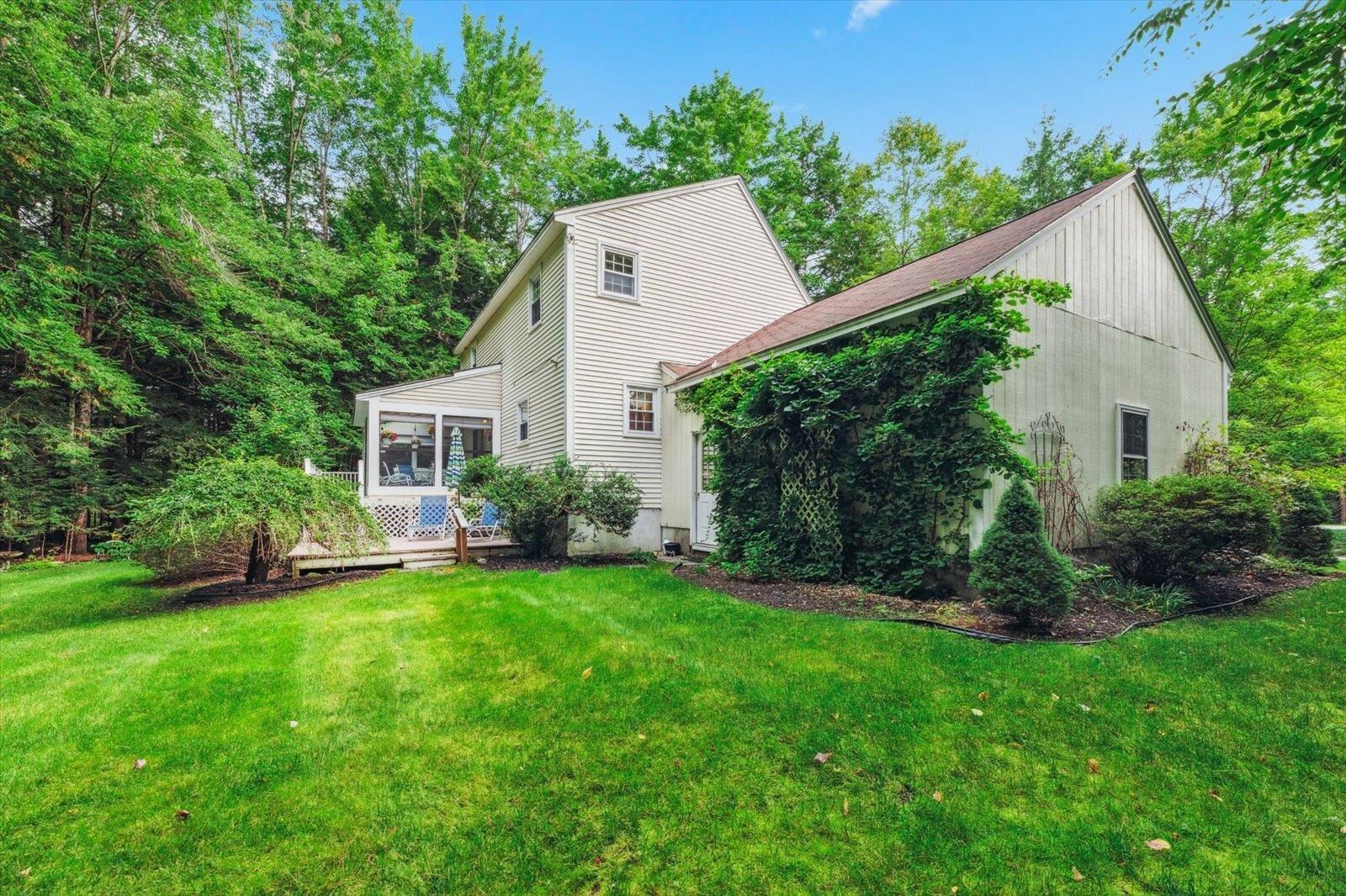 Property Photo:  6 Taylor Court  NH 03458 