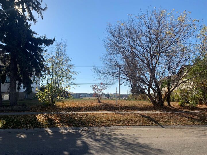 Property Photo: 10415 101B Avenue AB T0A 2C0