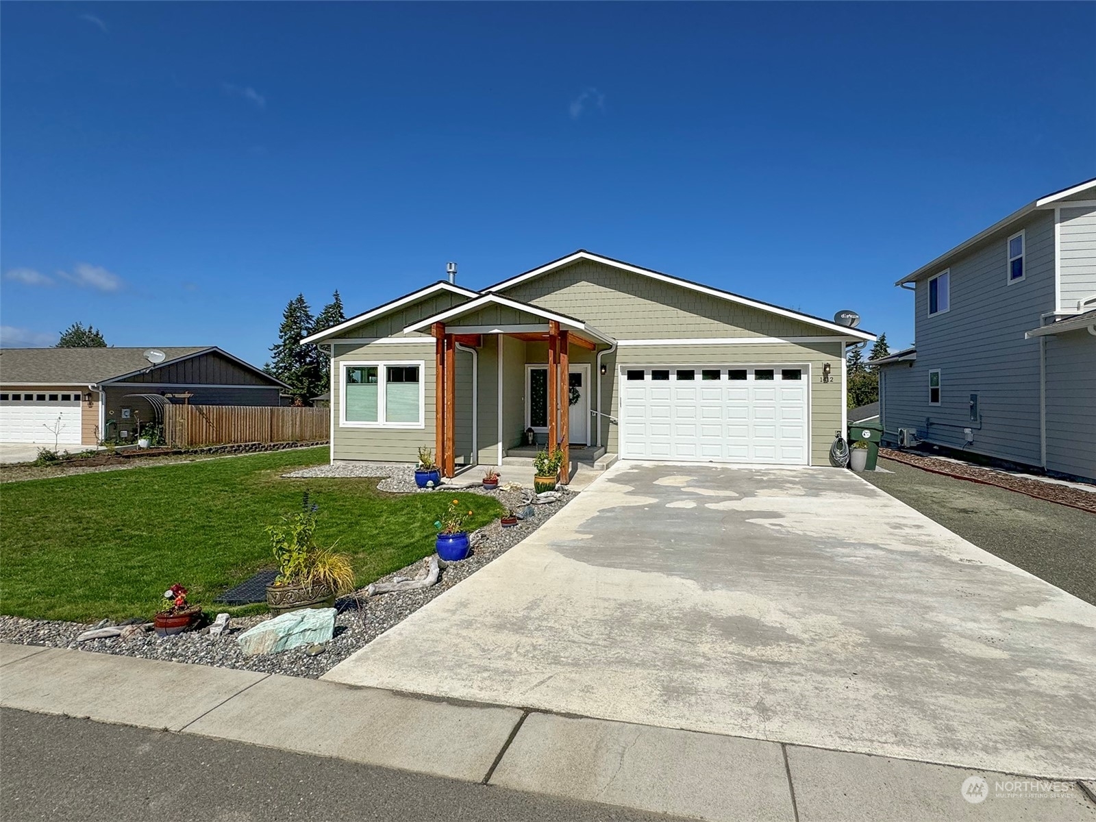 Property Photo:  1412 Rook Drive  WA 98362 