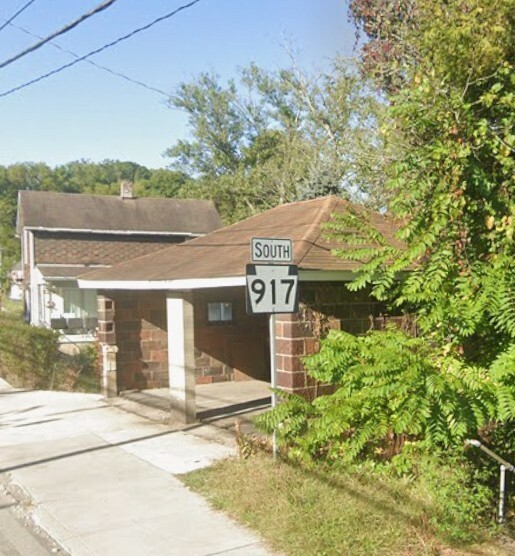 Property Photo:  211 Main St  PA 15314 