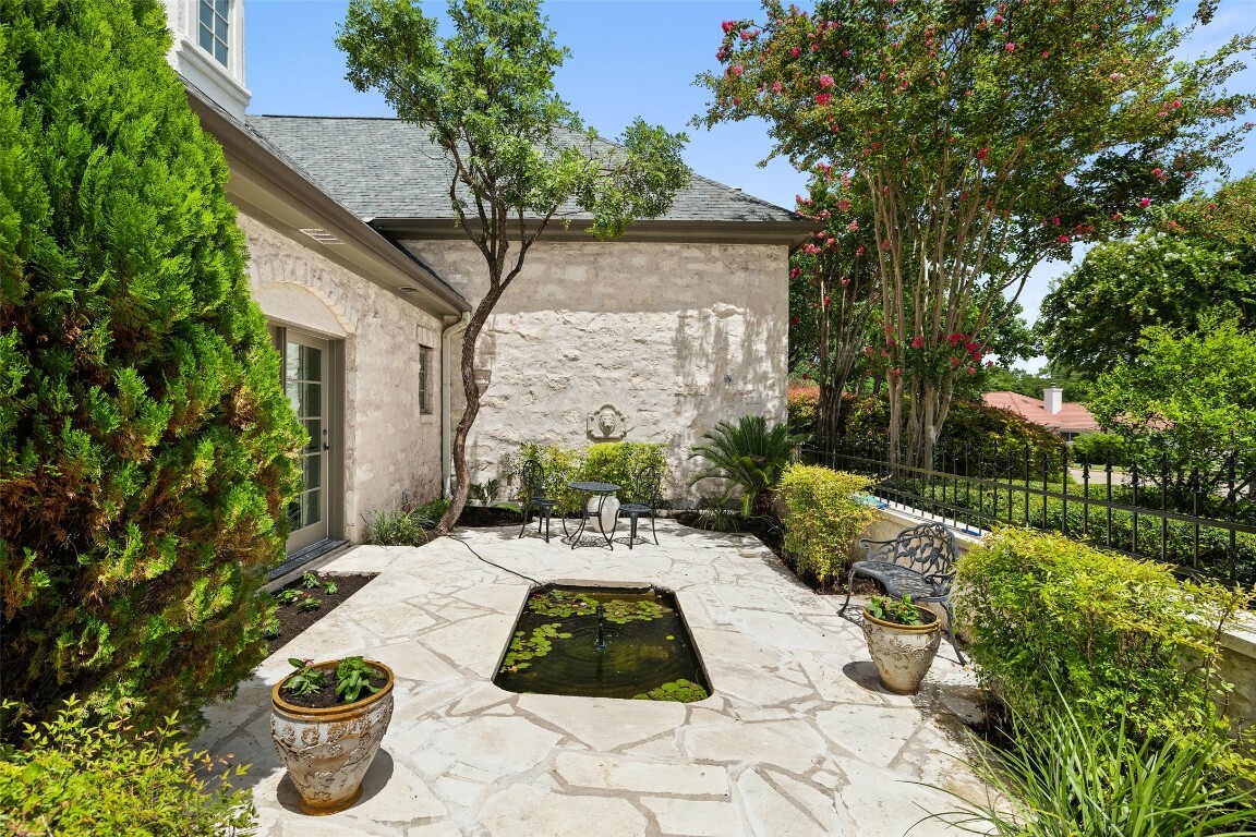 Property Photo:  108 Las Lomas Court  TX 78746 