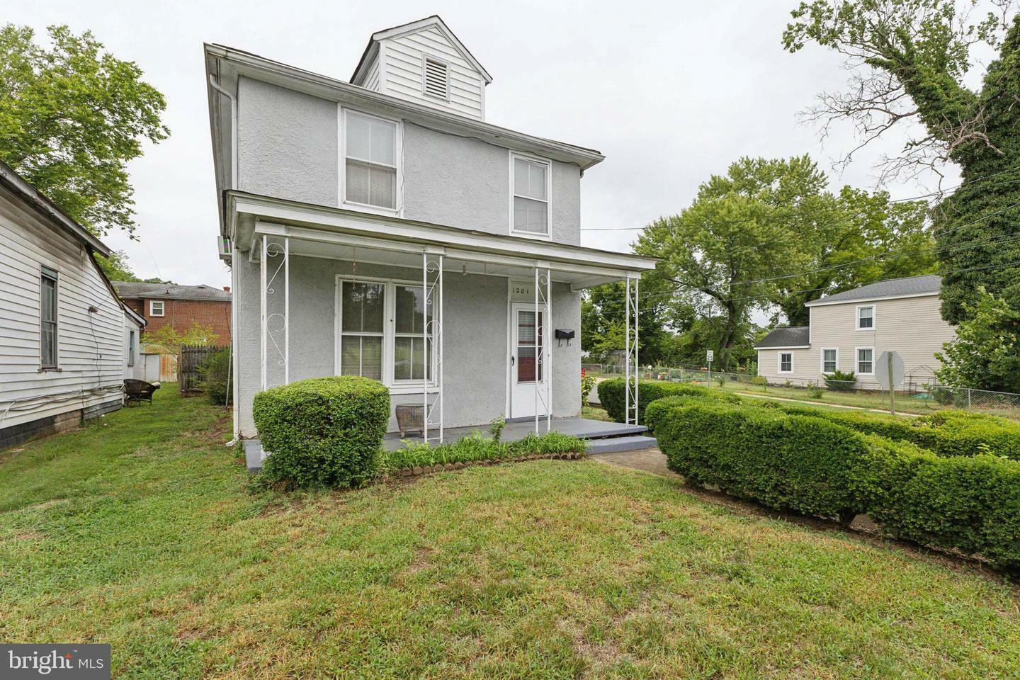 Property Photo:  1201 Dixon Street  VA 22401 