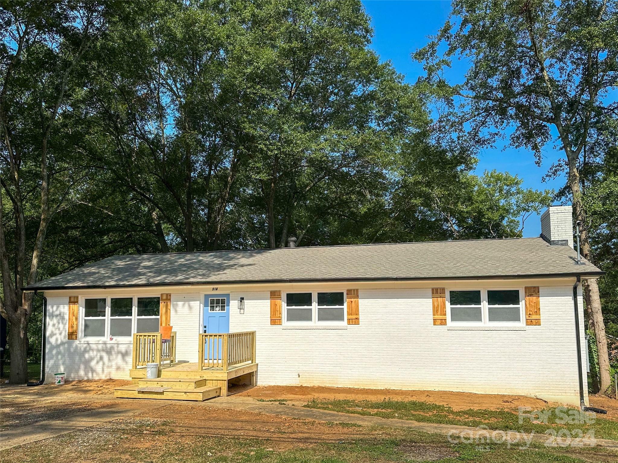 Property Photo:  919 N Weldon Street  NC 28052 