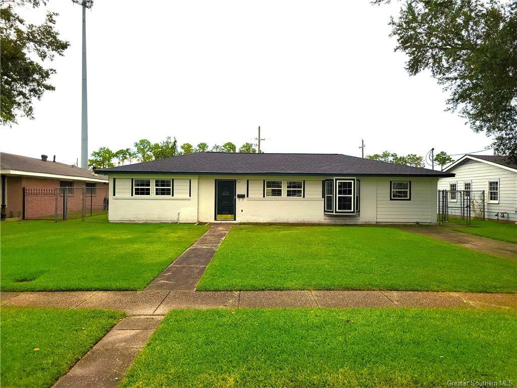 Property Photo:  2026 18th Street  LA 70601 