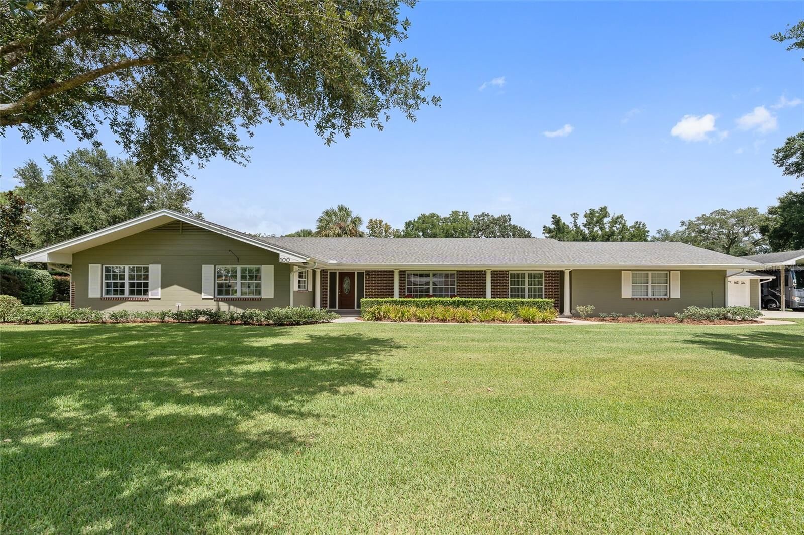 Property Photo:  100 Bedford Road  FL 32714 