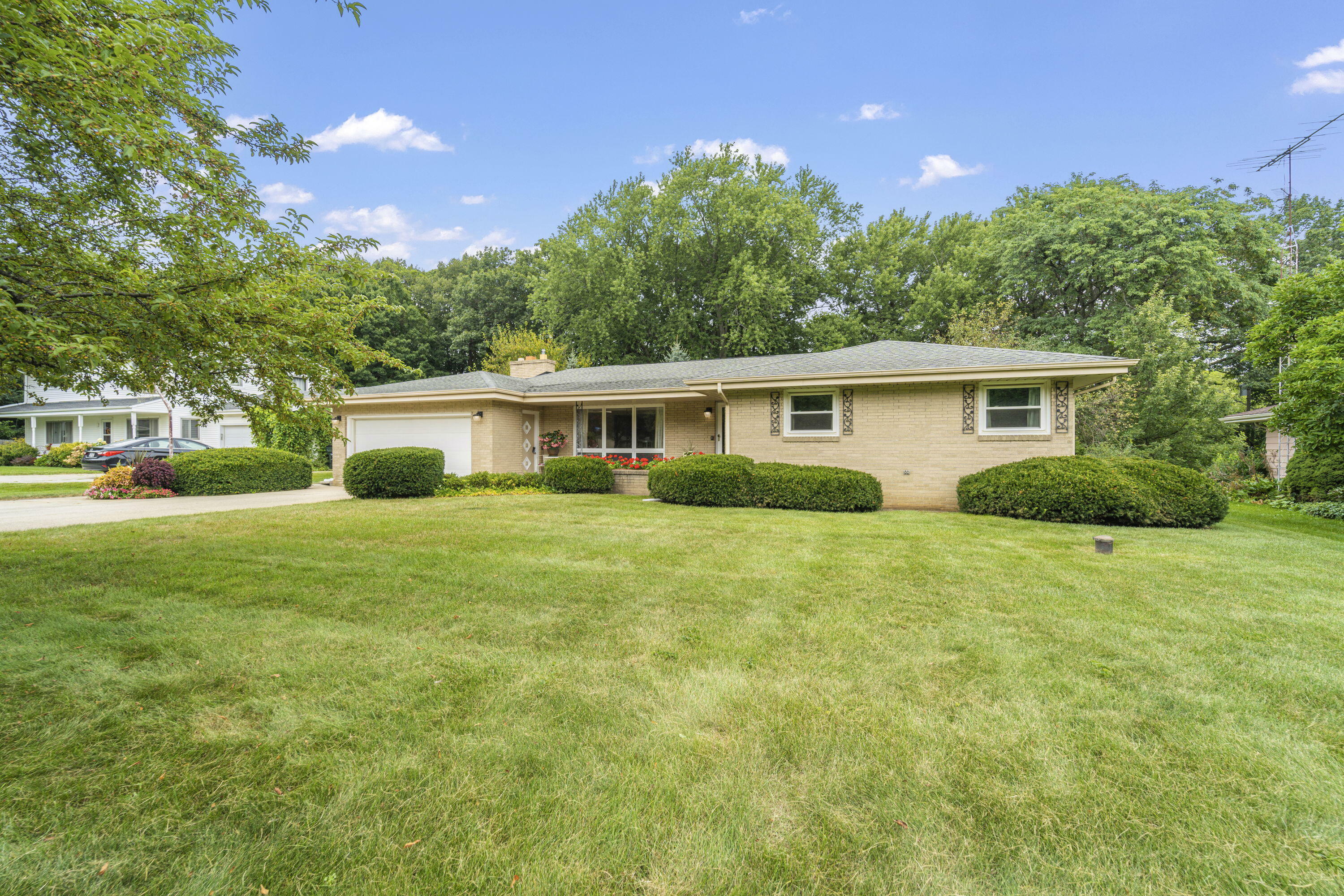 Property Photo:  4006 River Dr  WI 53405 