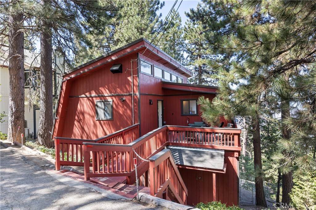 Property Photo: 30897 Glen Oak Drive CA 92382