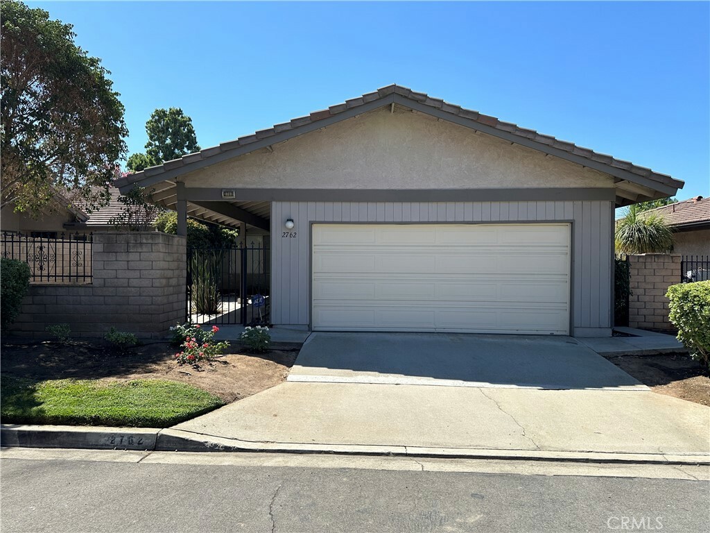 Property Photo:  2762 Apple Orchard Lane N  CA 92506 