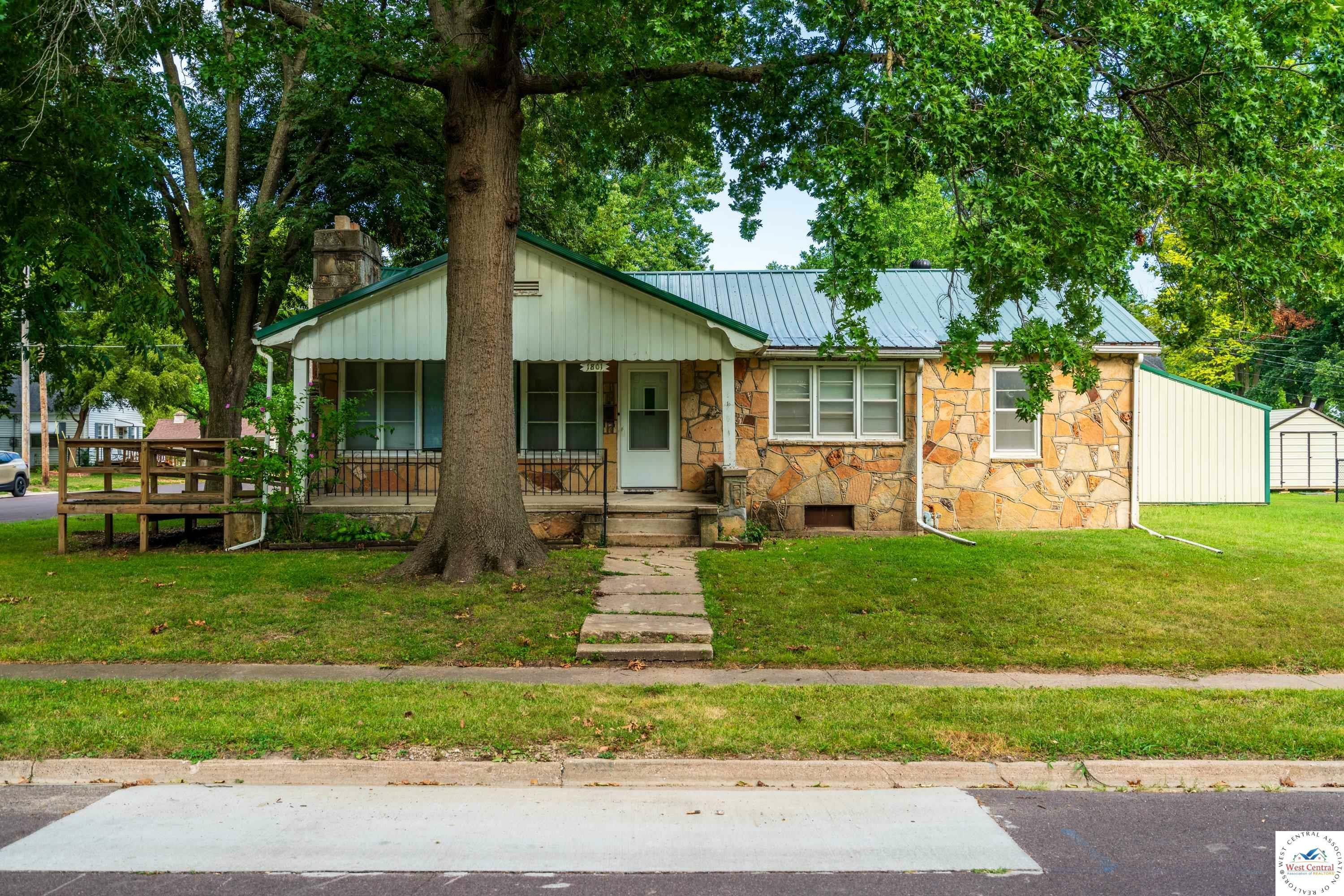 Property Photo:  1801 S Beacon  MO 65301 